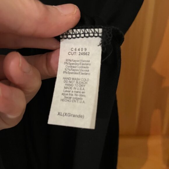 Little summery black dress. - Picture 4 of 6